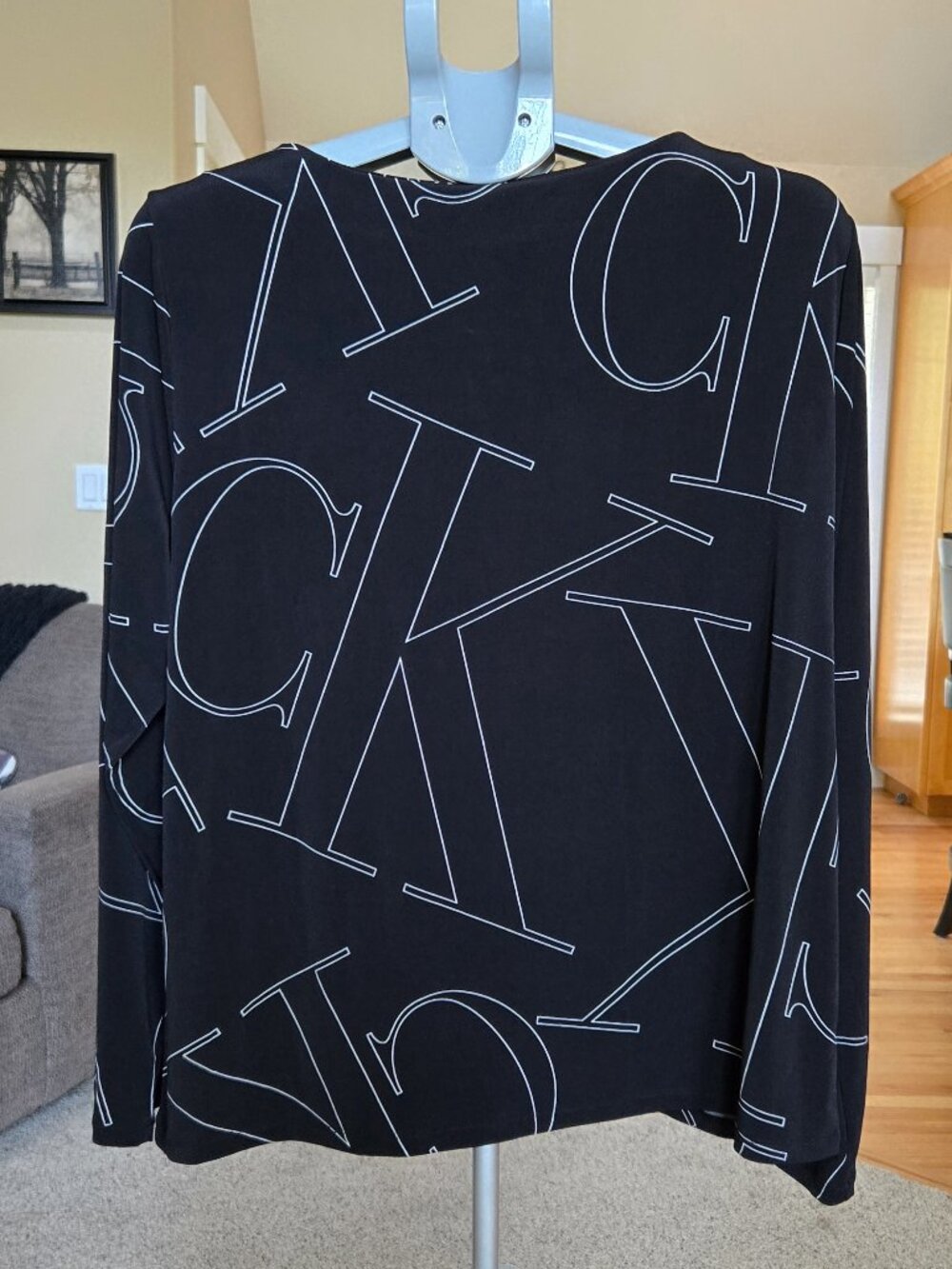NWT Calvin Klein sz XL black / white monogram logo soft pullover top - Picture 2 of 3